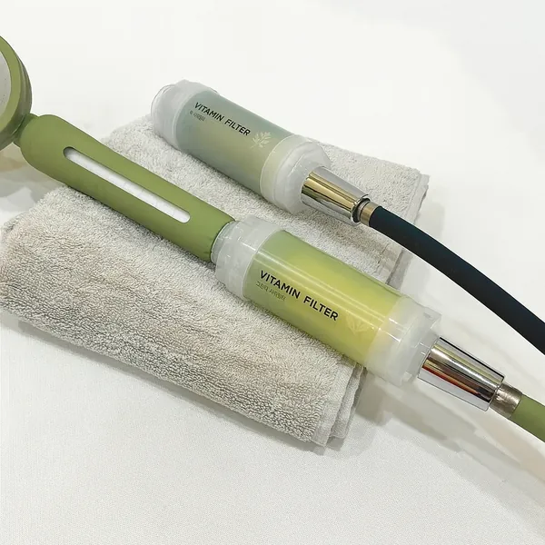 AQUADUO Vitamin C Shower Filter.